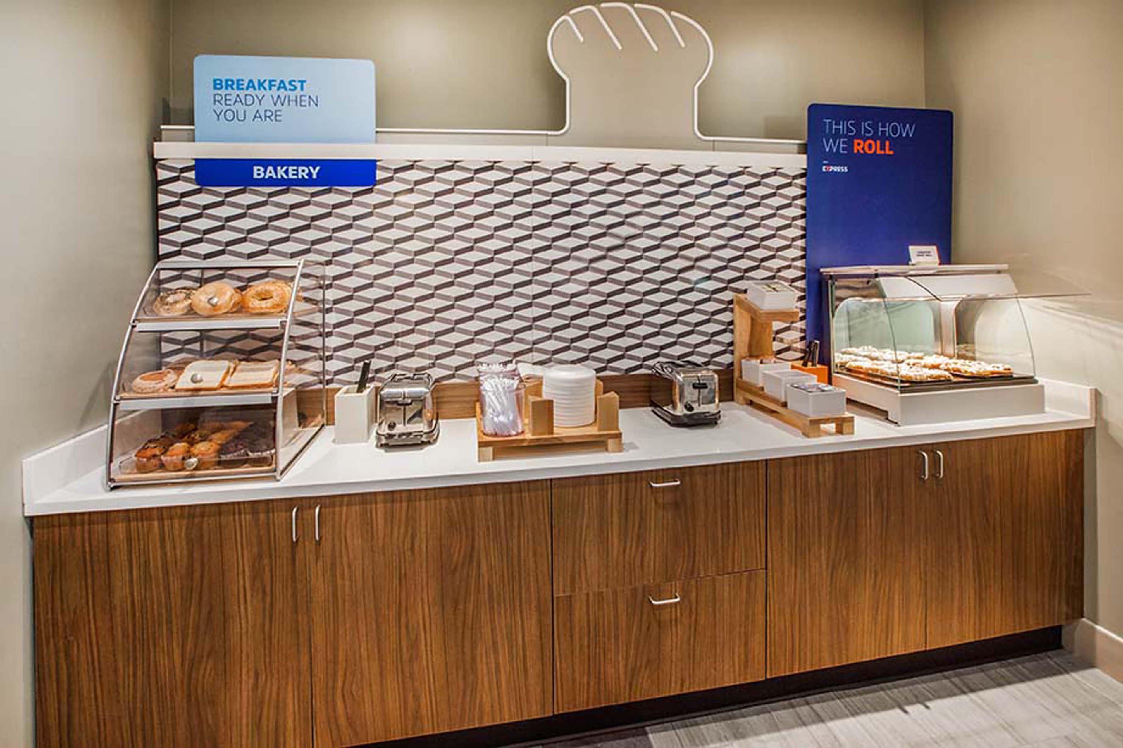 Holiday Inn Express Hotel & Suites Midlothian Turnpike By Ihg North Chesterfield Extérieur photo